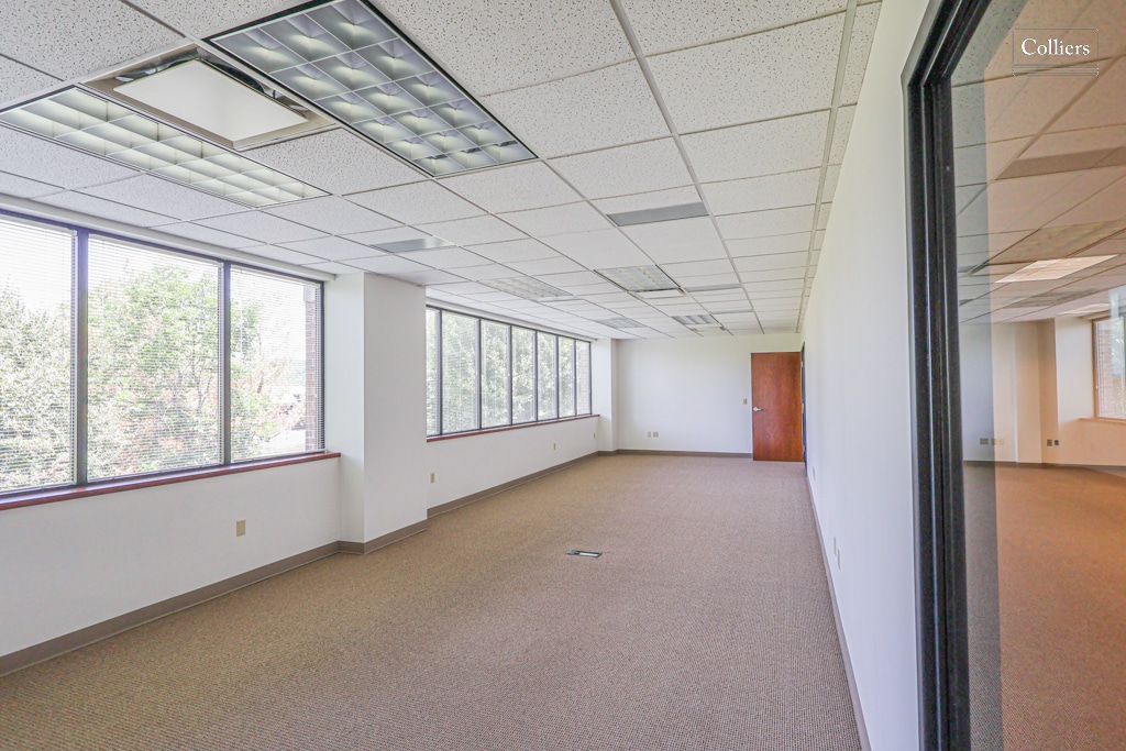 400 Technology Dr, Canonsburg, PA for lease Interior Photo- Image 1 of 3