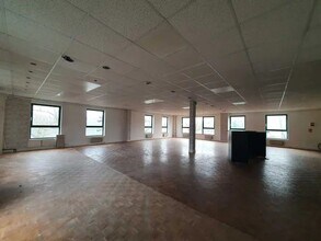 Bureau dans Viry-Châtillon à louer Photo intérieure- Image 2 de 5