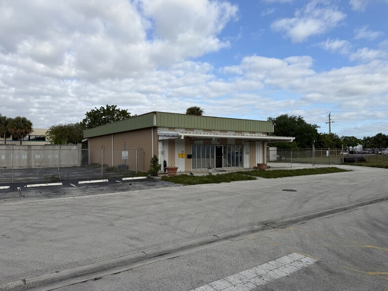 5511 NW 22nd Ave, Fort Lauderdale, FL for lease - Building Photo - Image 3 of 6
