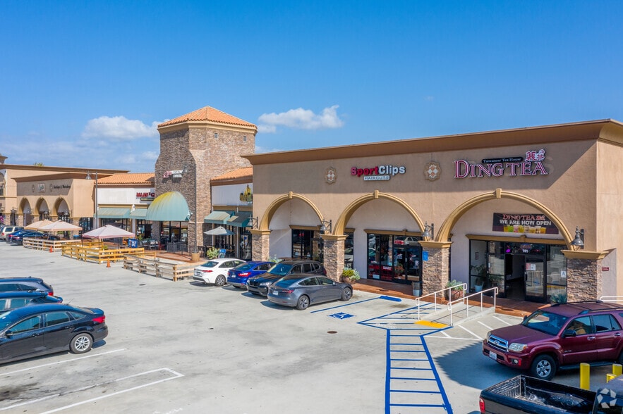 4253 Oceanside Blvd, Oceanside, CA à louer - Photo du bâtiment - Image 3 de 14