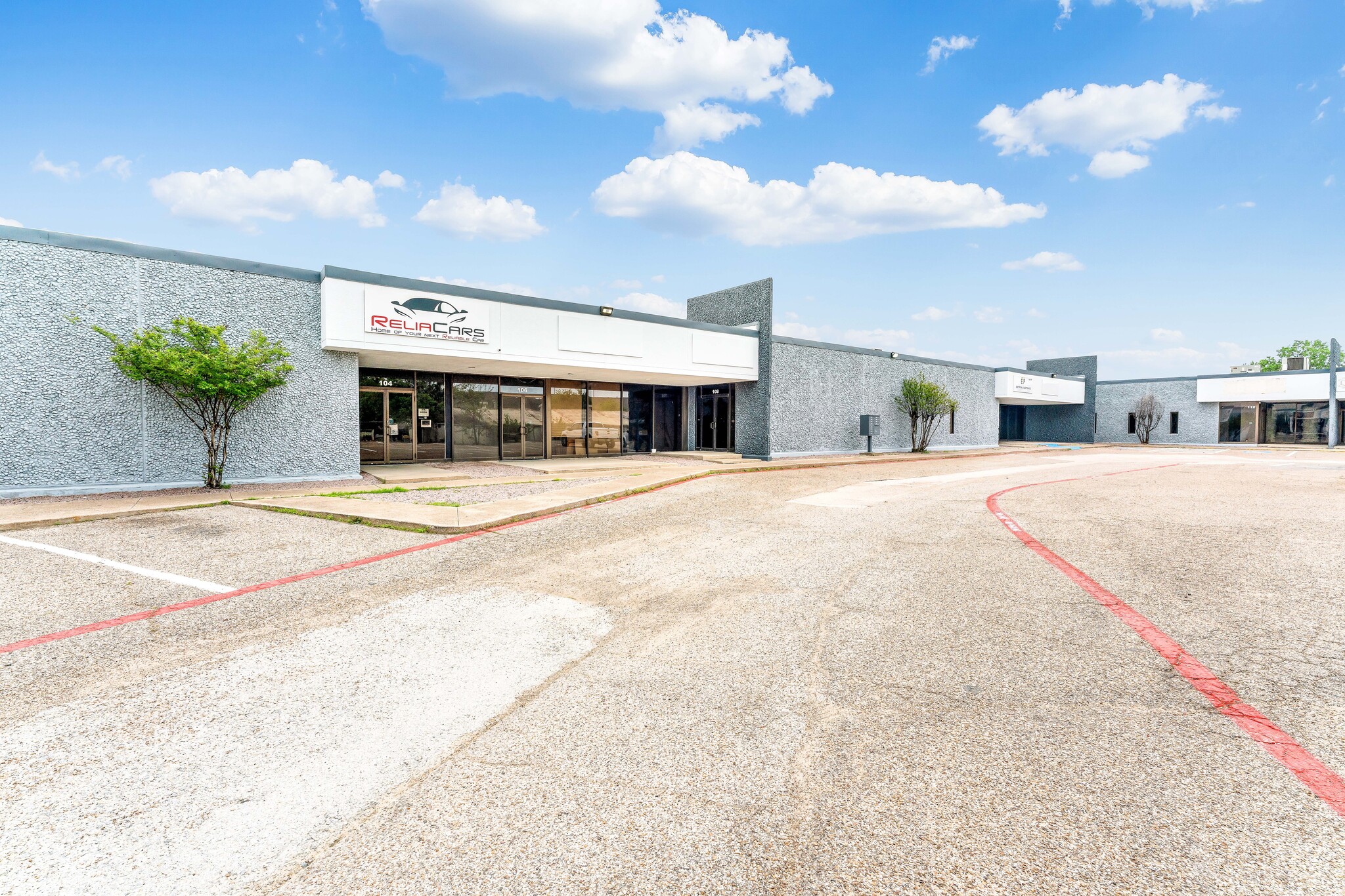 2474 Manana Dr, Dallas, TX for sale Building Photo- Image 1 of 1