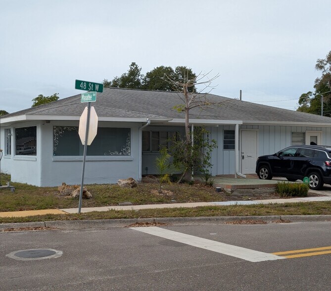 4800 Manatee Ave, Bradenton, FL à louer - Photo du bâtiment - Image 2 de 3