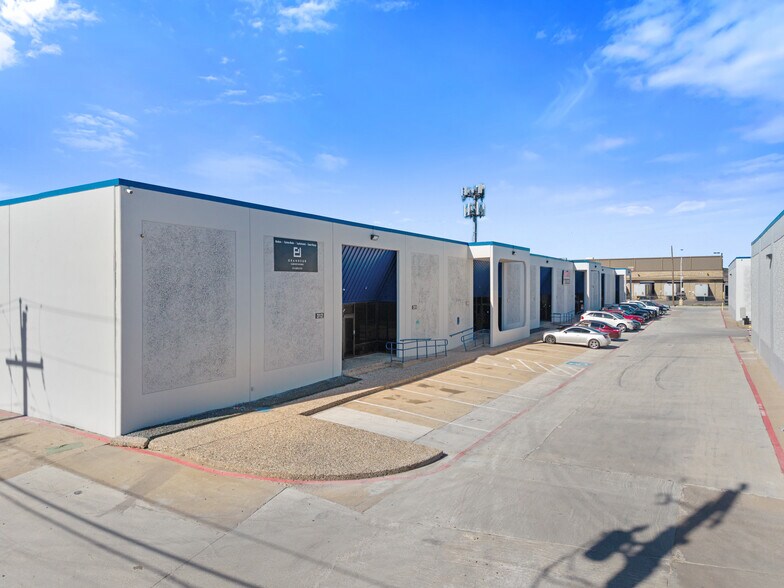 10031 Monroe Dr, Dallas, TX à louer - Photo du bâtiment - Image 2 de 5