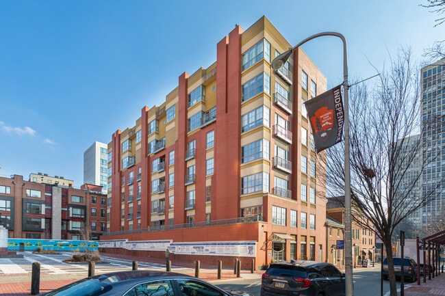More details for 125 Walnut St, Philadelphia, PA - Multifamily for Sale