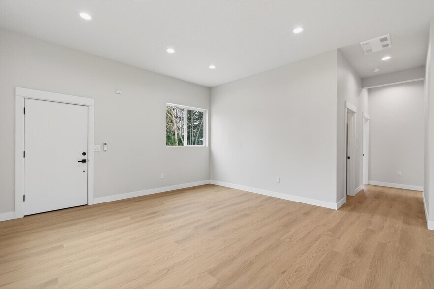 11 Sun Crest Ln, Cathlamet, WA à vendre - Photo du bâtiment - Image 3 de 37