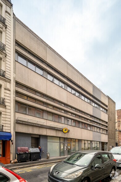 256 Bis Rue Des Pyrénées, Paris à louer - Photo du bâtiment - Image 2 de 2