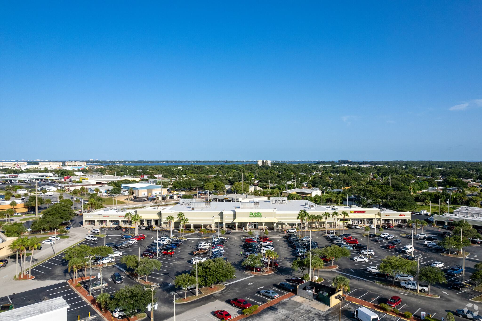 125 E Merritt Island Cswy, Merritt Island, FL for lease Building Photo- Image 1 of 11