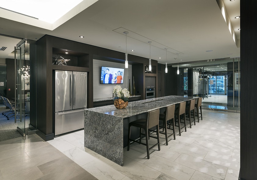 1010 W Peachtree St NW, Atlanta, GA à louer - Photo intérieure - Image 2 de 83