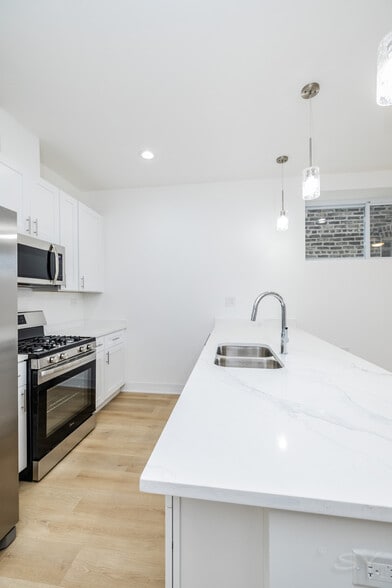 542 Lawndale ave, Chicago, IL à vendre - Photo du bâtiment - Image 3 de 9