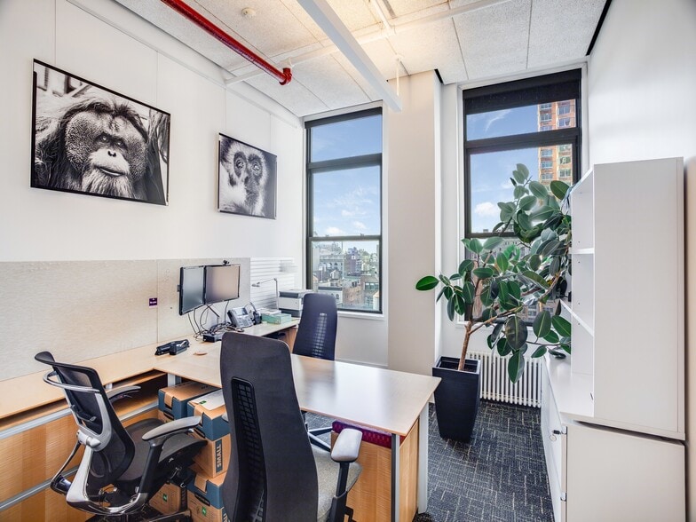 363 Penn Plaza, New York, NY for lease - Building Photo - Image 2 of 8