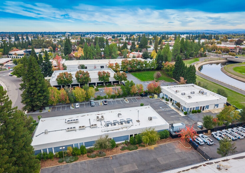 Gold Canal Data Center portfolio of 2 properties for sale on LoopNet.ca - Building Photo - Image 3 of 10