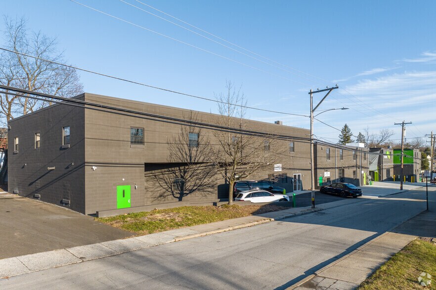 245 N Main St, Ambler, PA à louer - Photo du bâtiment - Image 3 de 19