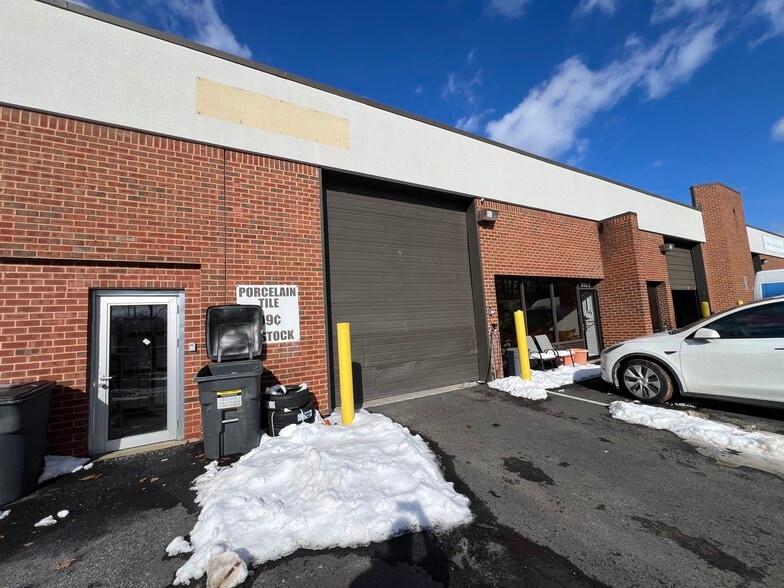 5705 General Washington Dr, Alexandria, VA for lease - Building Photo - Image 2 of 9