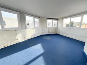 Avenue De L'Europe, Chatou for lease Interior Photo- Image 2 of 5