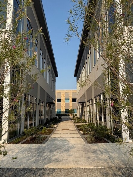 Spring Creek Parkway, Plano, TX for lease - Building Photo - Image 3 of 11