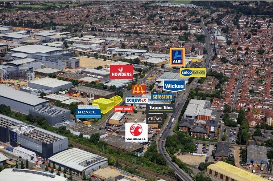 121 Yarmouth Rd, Slough à louer - Photo du bâtiment - Image 3 de 6