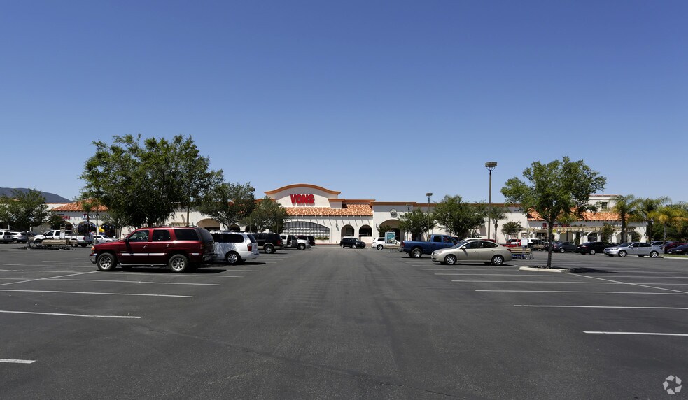 315-487 Magnolia Ave, Corona, CA à louer - Photo principale - Image 2 de 22