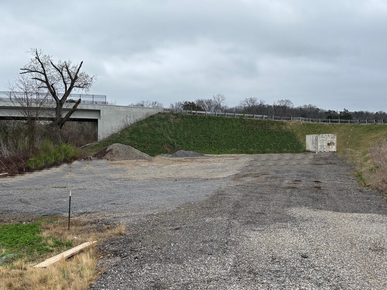 2554 Bailey Farm Dr, Knoxville, TN for lease - Building Photo - Image 2 of 3