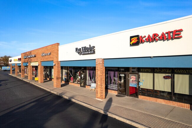 Plus de détails pour 1803-1837 Waukegan Rd, Glenview, IL - Commerce de détail à louer
