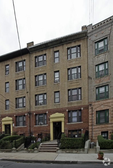 92 Summit Ave, Jersey City, NJ for sale - Building Photo - Image 2 of 2