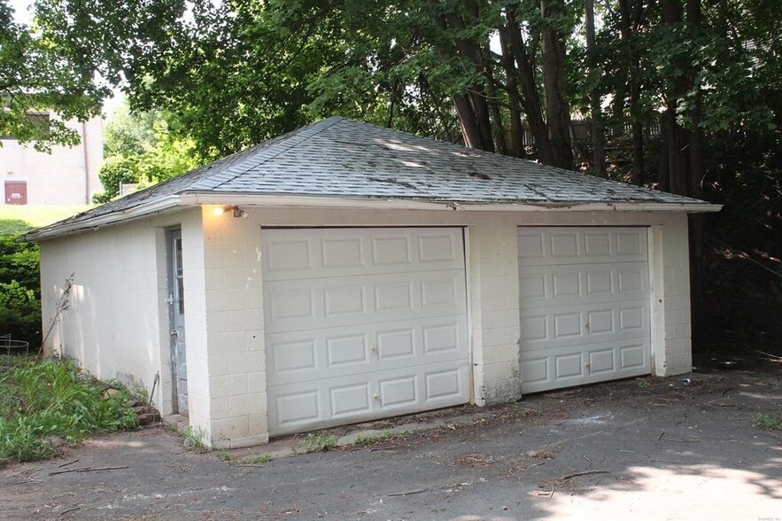 26 Edgewood Pl, Meriden, CT à vendre - Photo du bâtiment - Image 2 de 7