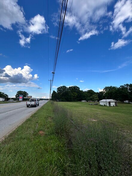 4408 72 Hwy, Greenwood, SC for sale - Building Photo - Image 2 of 3