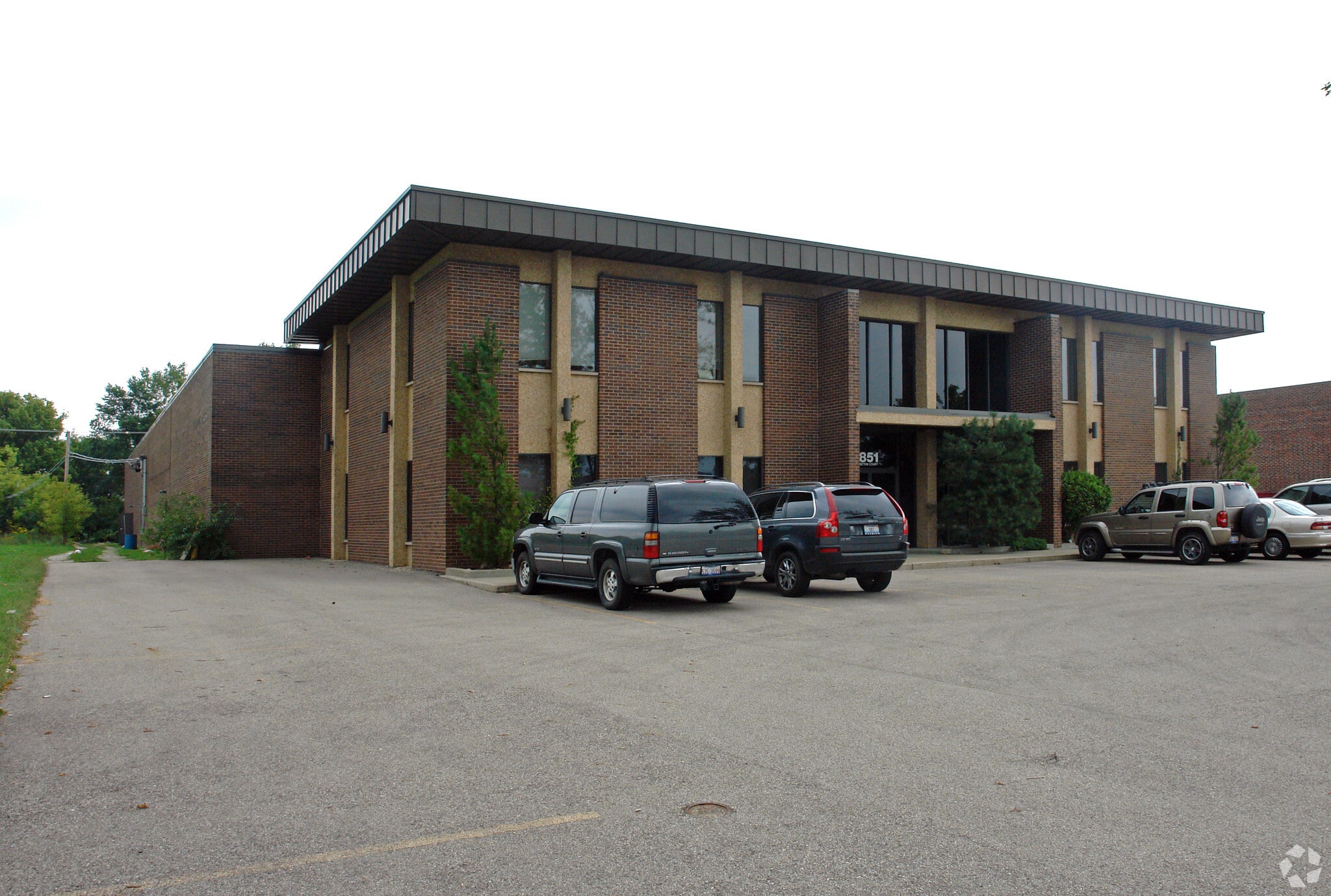 851 Seton Ct, Wheeling, IL for lease Primary Photo- Image 1 of 5