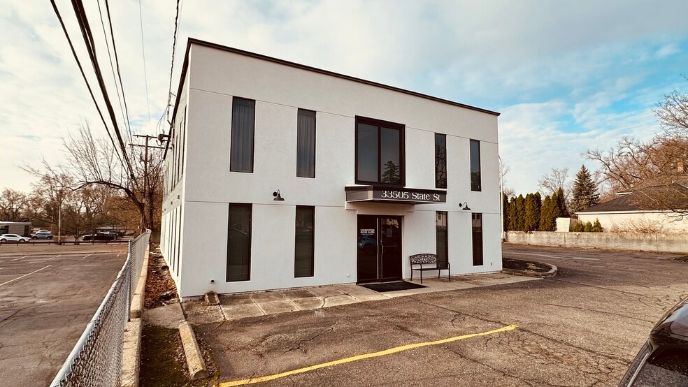 33505 State St, Farmington Hills, MI for lease - Building Photo - Image 2 of 7