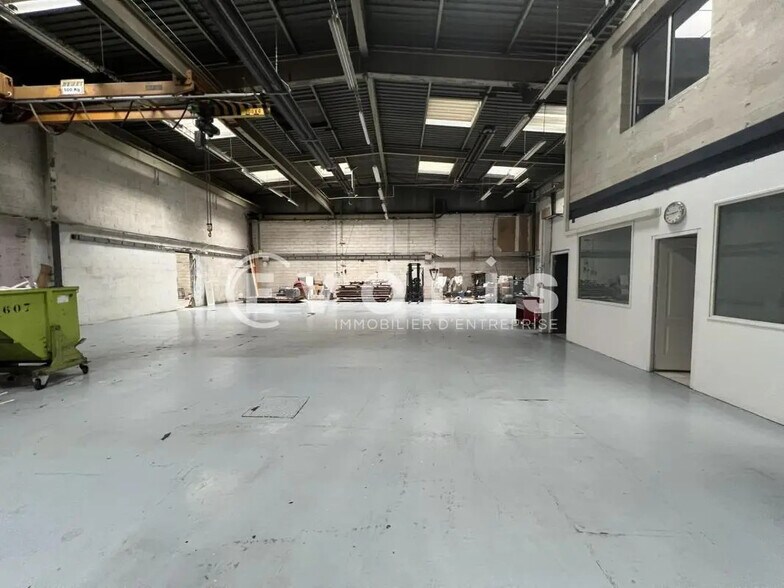 Local d'activités dans Saint-Priest à vendre - Photo intérieure - Image 3 de 15