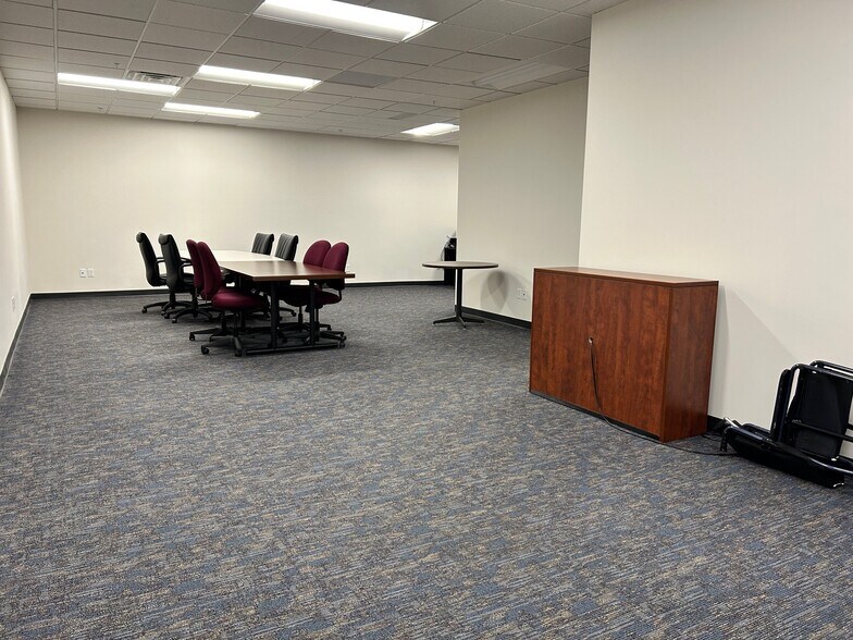 3000 Professional Dr, Springfield, IL à louer - Photo du bâtiment - Image 2 de 23