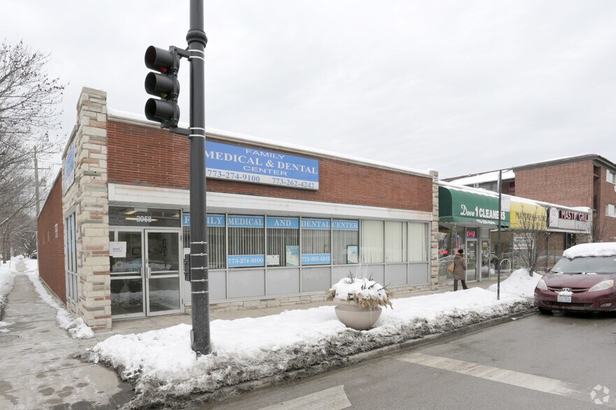 2950-2958 W Devon Ave, Chicago, IL for lease - Building Photo - Image 1 of 1