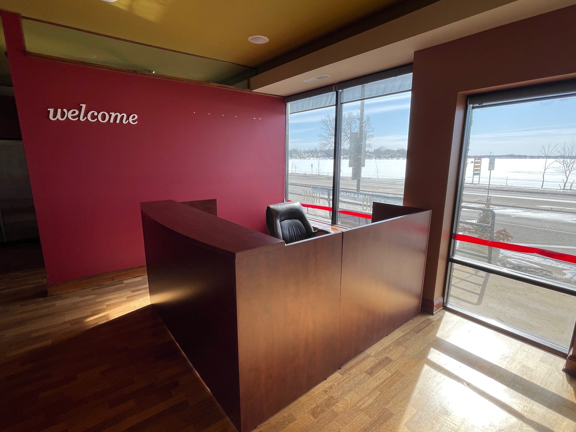 4030-4032 Shoreline Dr, Spring Park, MN for lease Interior Photo- Image 1 of 20