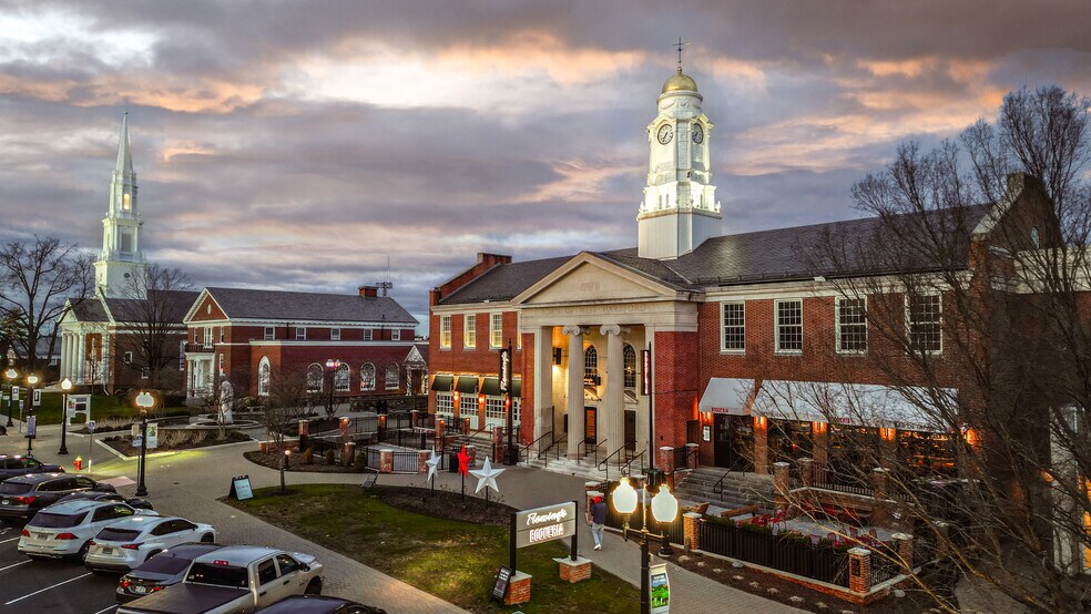 62 Memorial Rd, West Hartford, CT à louer - Photo du bâtiment - Image 2 de 13