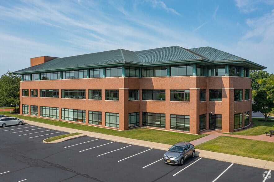 100 Brandywine Blvd, Newtown, PA à louer - Photo du bâtiment - Image 2 de 7