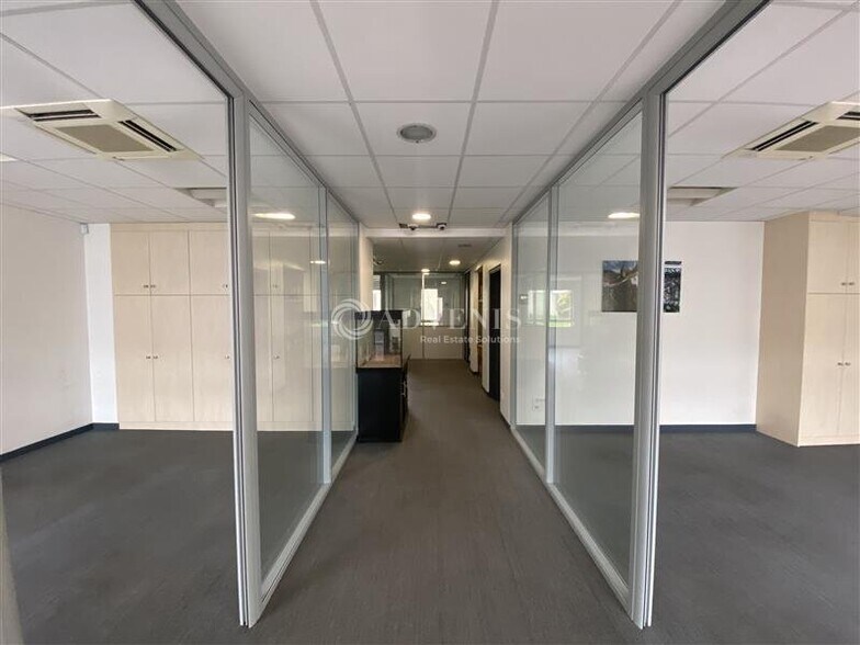 Office in Montrouge for lease - Interior Photo - Image 1 of 6