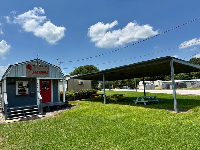 More details for 5949 W Port Arthur Rd, Port Arthur, TX - Retail for Lease