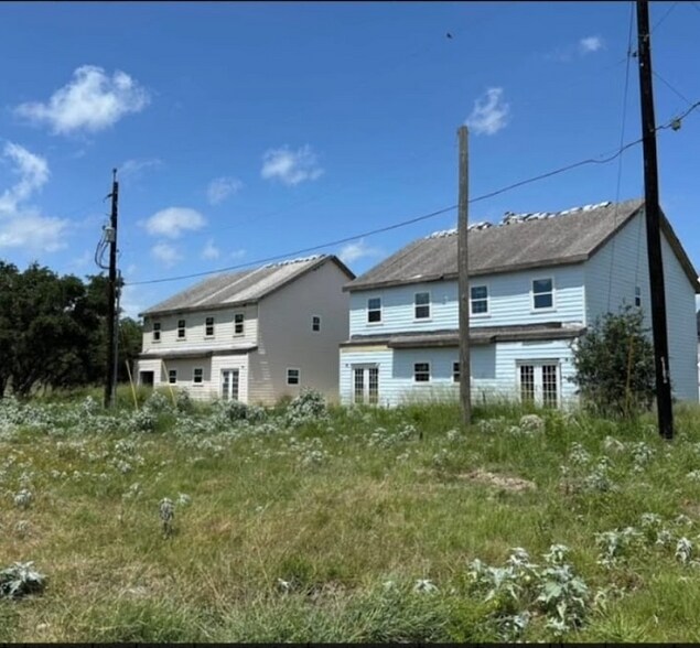 1601 Mathis St, Rockport, TX à vendre - Photo du bâtiment - Image 1 de 5