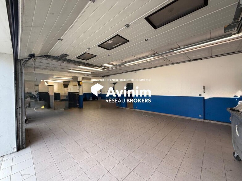 Retail in Pierrelaye for lease - Interior Photo - Image 1 of 4