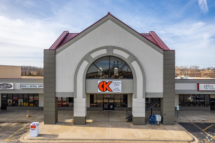 800 E Aldrich Rd, Bolivar, MO for lease - Building Photo - Image 3 of 20