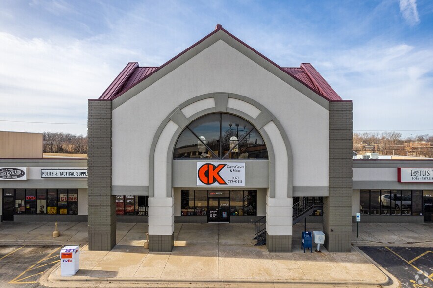 800 E Aldrich Rd, Bolivar, MO à louer - Photo du bâtiment - Image 3 de 20