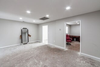 123-139 Ragland Rd, Jackson, TN for lease Interior Photo- Image 1 of 4