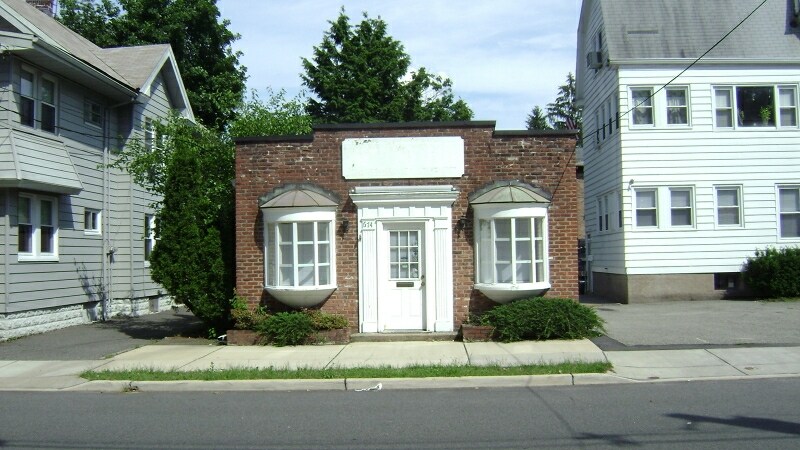 Nutley Portfolio portefeuille de 3 propriétés à vendre sur LoopNet.ca Photo principale- Image 1 de 3