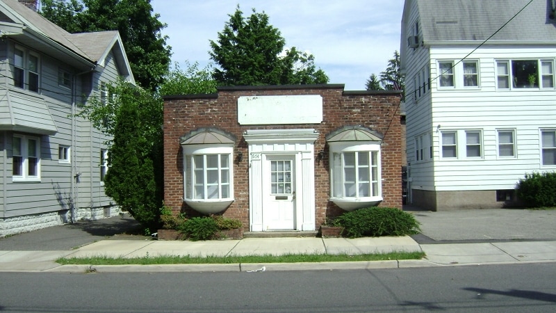 Nutley Portfolio portfolio of 3 properties for sale on LoopNet.ca Primary Photo- Image 1 of 3