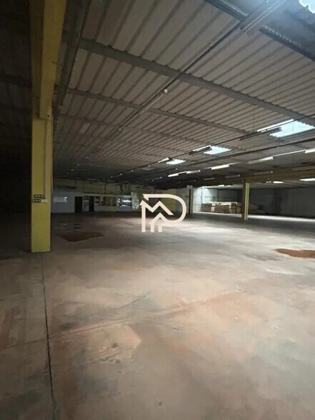 Industrial in Aubagne for lease - Interior Photo - Image 2 of 9