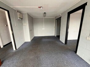 Edison Rd, Aylesbury à louer Photo intérieure- Image 1 de 3