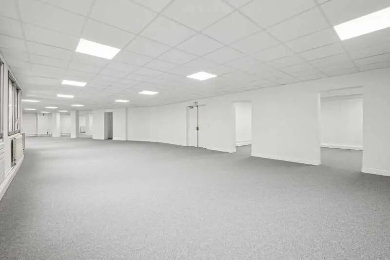 Multifamily in Paris for sale - Interior Photo - Image 3 of 17