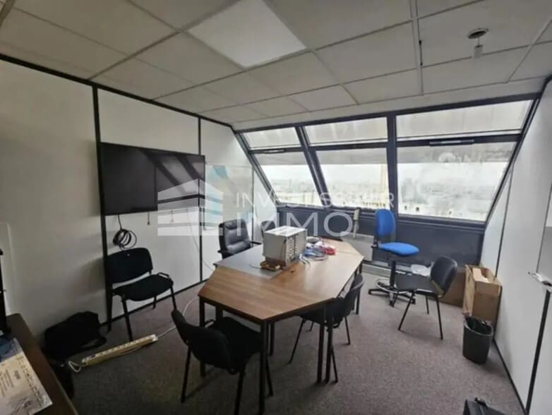 Office in Pantin for lease - Interior Photo - Image 1 of 7
