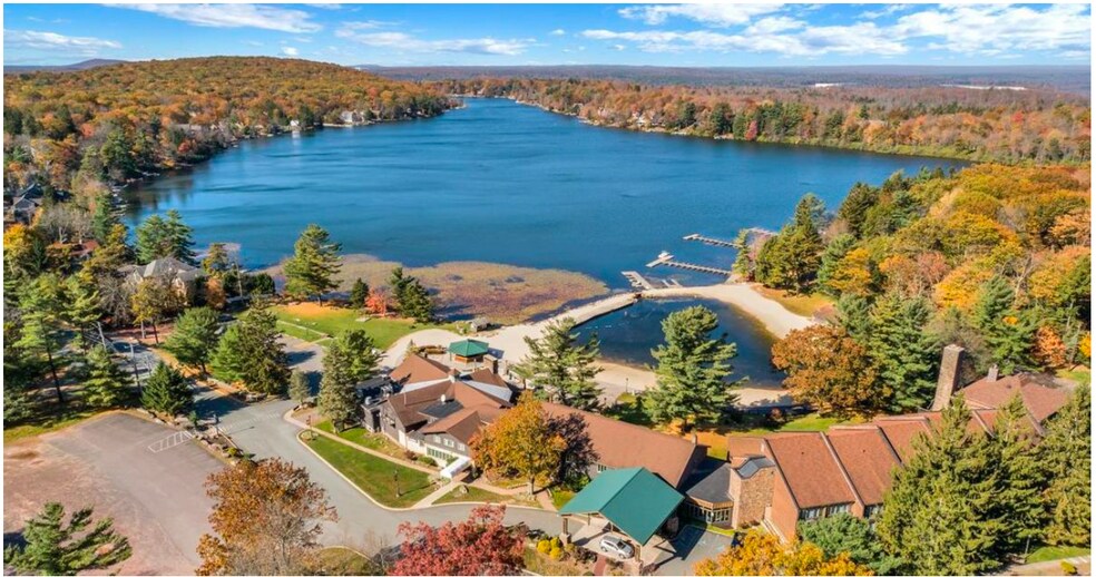 428 Moseywood Rd, Lake Harmony, PA à vendre - Photo du bâtiment - Image 3 de 16