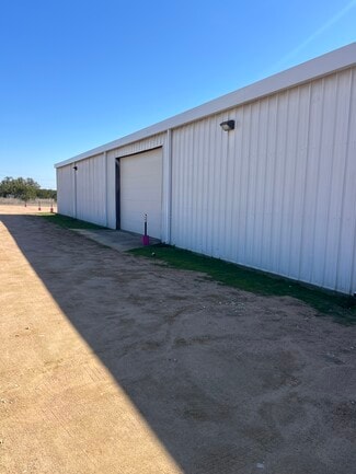 Plus de détails pour 350 County Road 277, Liberty Hill, TX - Industriel à louer