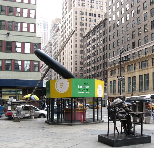 243-245 W 38th St, New York, NY à louer - Photo du bâtiment - Image 3 de 4